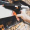 LogiLink WZ0051 Mini pistolet a  colle chaude 20 W Ideal pour le bricolage (do it yourself) Travaux avec pied Couleur : noir Ave