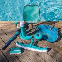 SPOOL Kit d'entretien de piscine 8 accessoires : manche, brosse ligne d'eau, épuisette, thermometre, balai, diffuseur, balai dem
