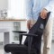 MEDISANA OL 300 - Coussin chauffant en forme de cale pour améliorer la posture assise - 2-en-1 - 3 températures - Noir