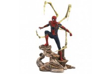 Marvel Avengers Infinity War Iron Spiderman diorama figure 23cm