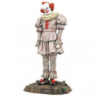 It 2 Pennywise statue