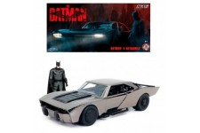DC Comics Batman Batmobile Vehicle + Batman figure metal 1:24