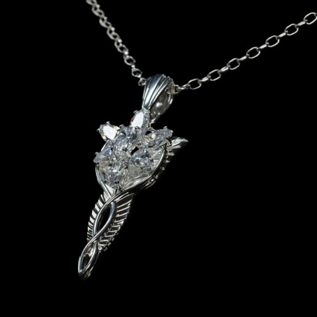 Le Seigneur des Anneaux réplique 1/1 pendentif & collier Arwen Etoile du Soir (argent sterling)