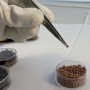 Pince à épiler avec pointes solides et lames fines