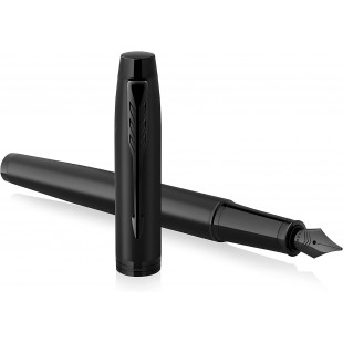 Parker IM stylo plume | Noir mat avec attributs noirs | Pointe moyenne avec cartouche d'encre bleue | Coffret cadeau