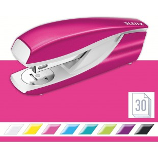 Leitz Agrafeuse de bureau, 30 feuilles, Metal, Ergonomique, Agrafes incluses, Rose metallise, WOW, 55021023